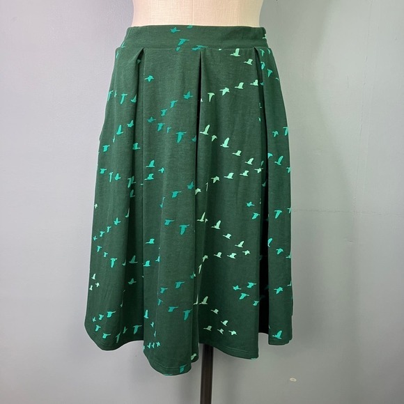 LuLaRoe Green Goose V Formation Madison Pleated Swing Skirt with Pockets Size M - Picture 1 of 12